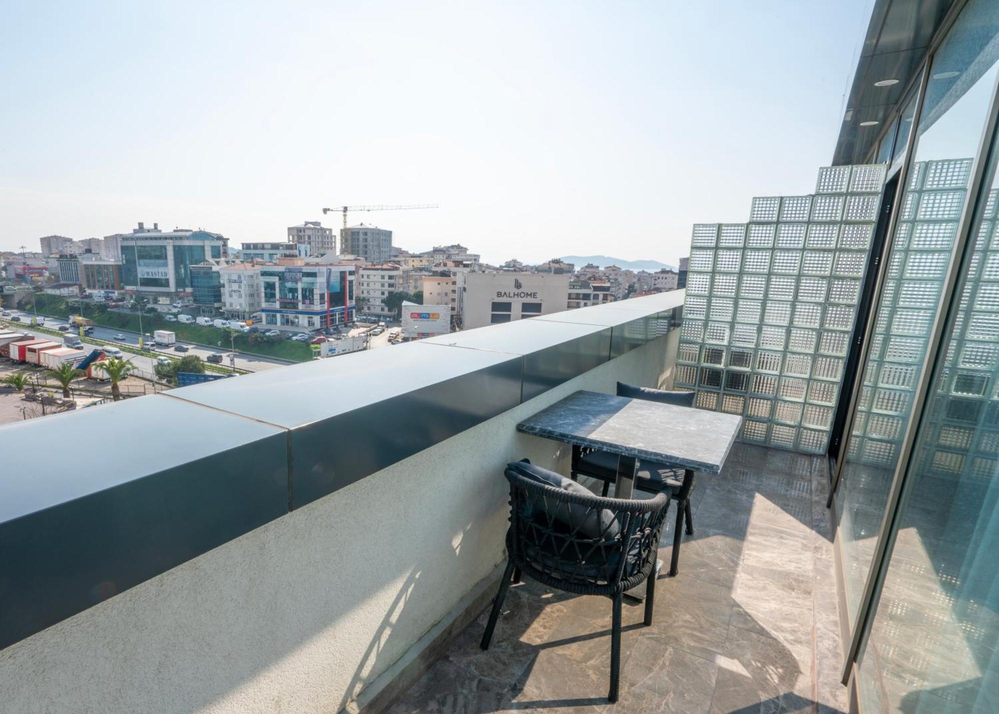 216 Ruby Suite — Photos 1